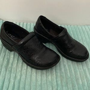 B.O.C Women’s clogs- black- size 7.5